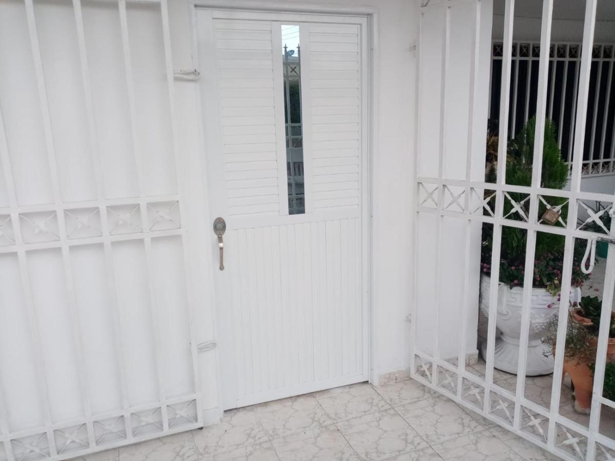 Cartagena Habitacion Cerca De La Universidad Del Sinu מראה חיצוני תמונה